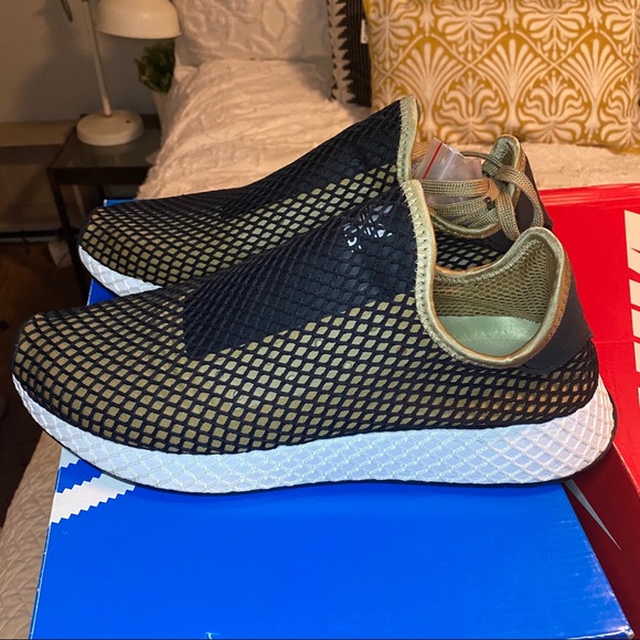adidas deerupt cardboard